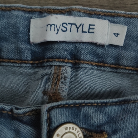 Blue jeans - Picture 2 of 2